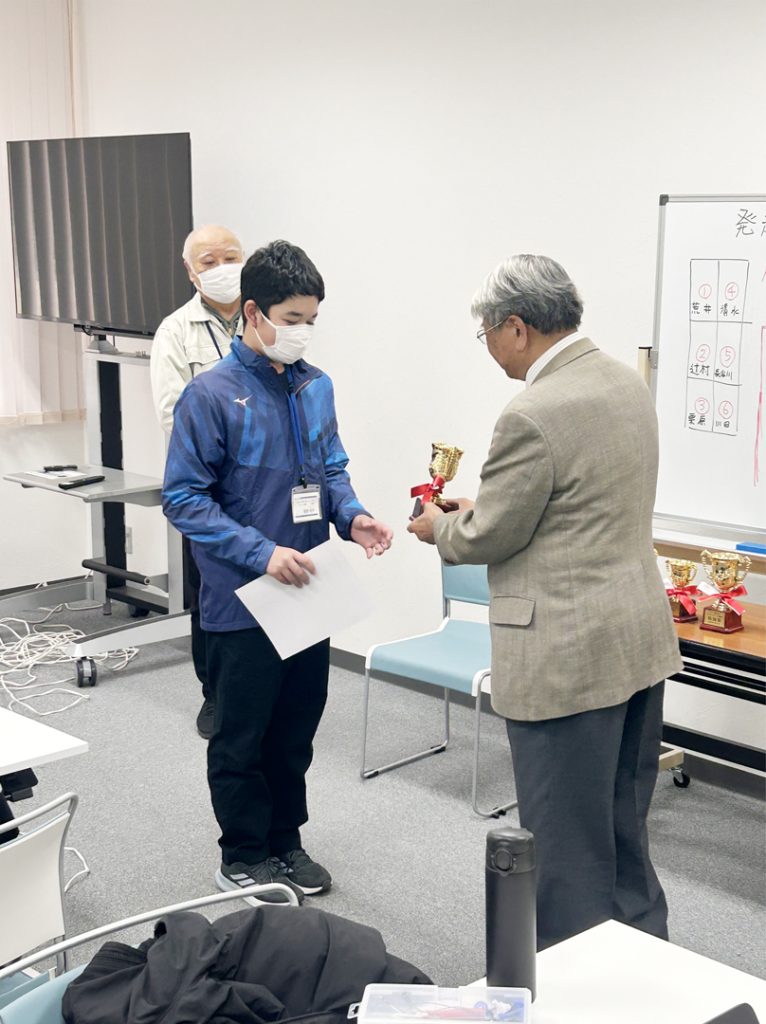 小山内理事長より表彰状授与